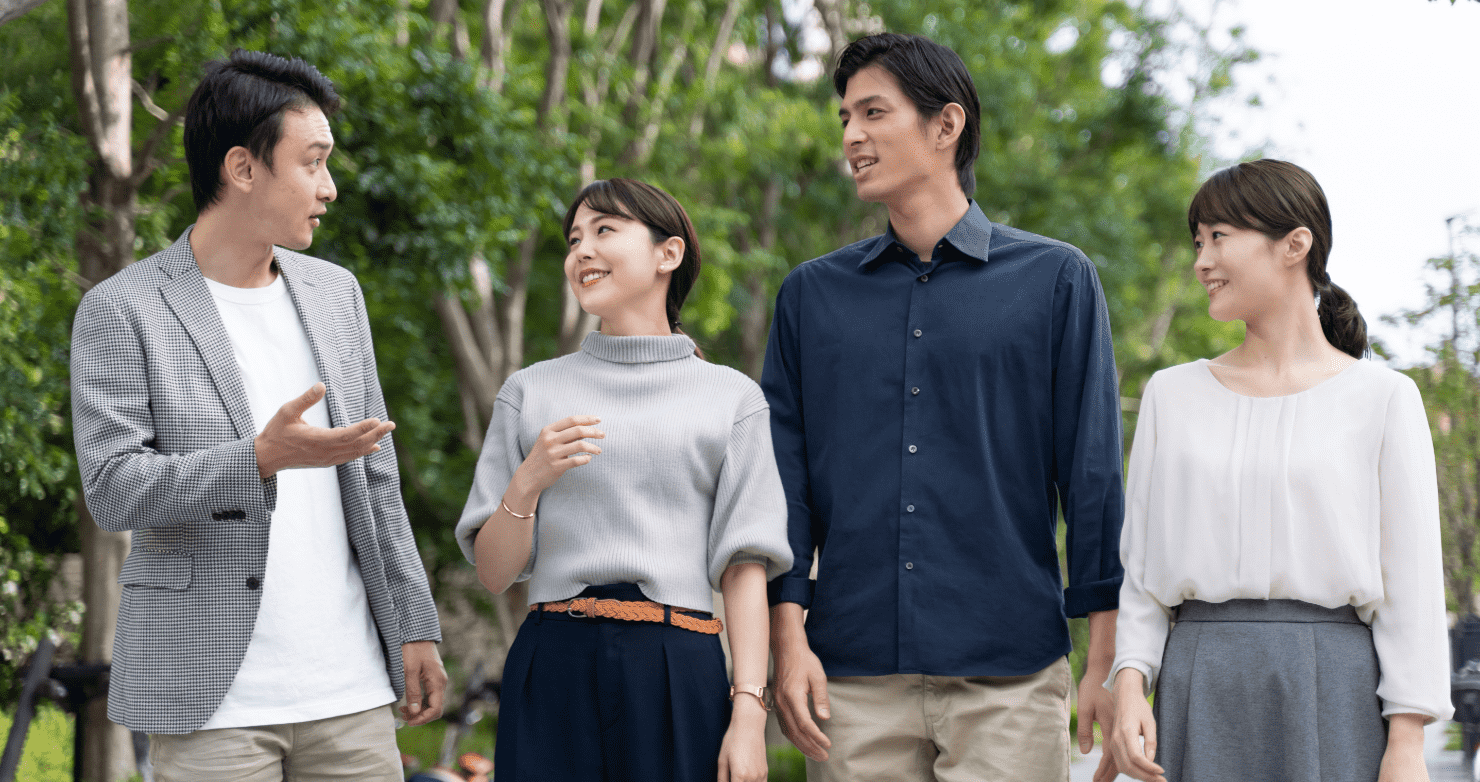 社員が話をしている様子